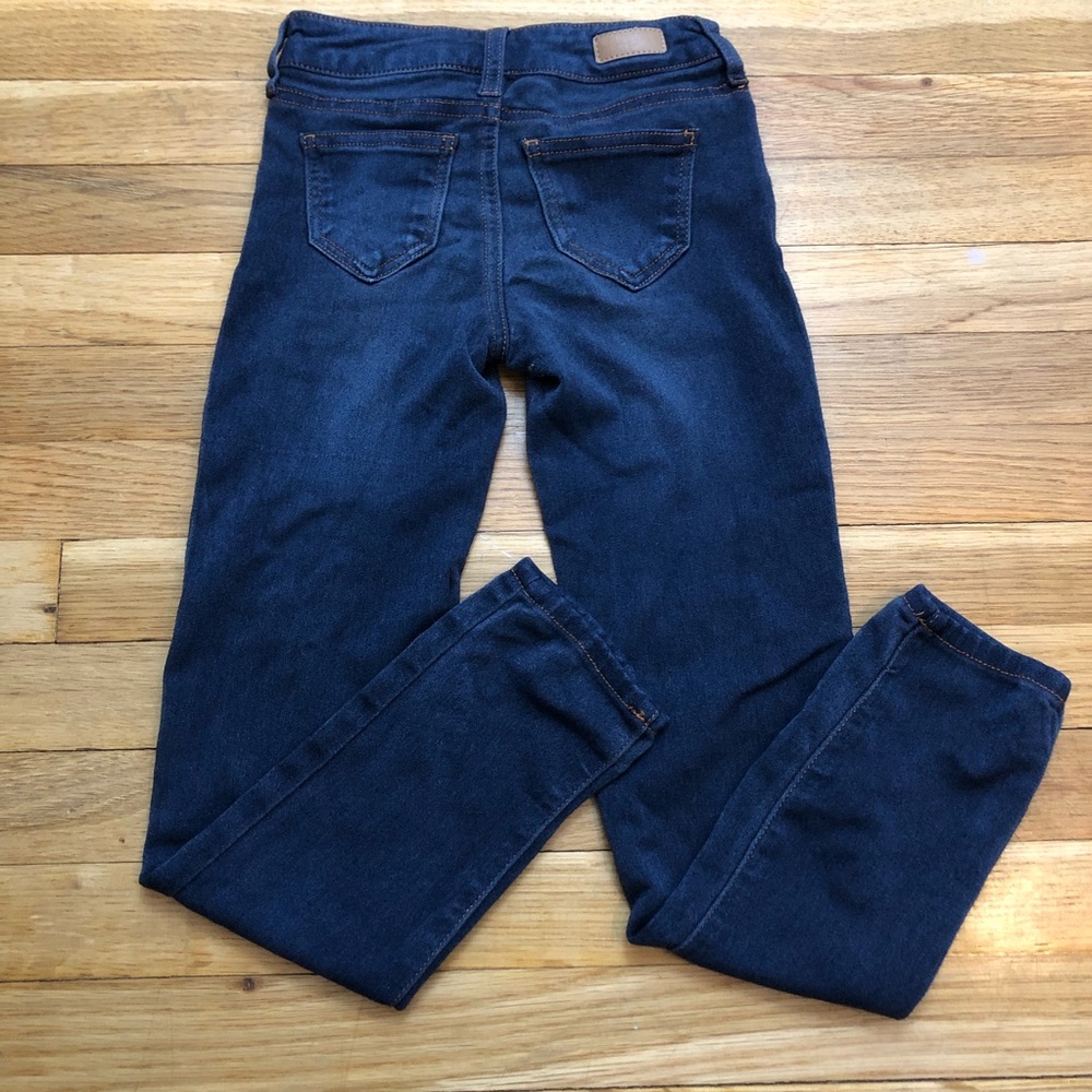 Girls size 7 stretchy skinny jeans